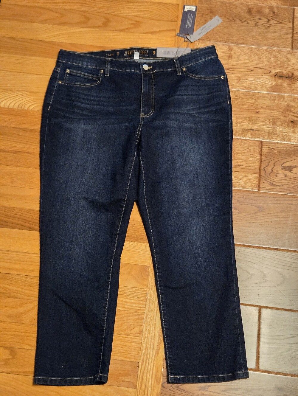 New With Tags Jennifer Lopez Size 16 Women's Capri Jeans
